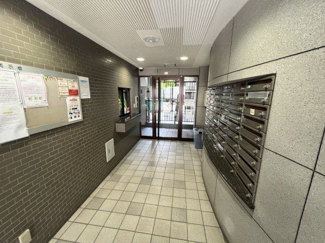 2/3 エントランス