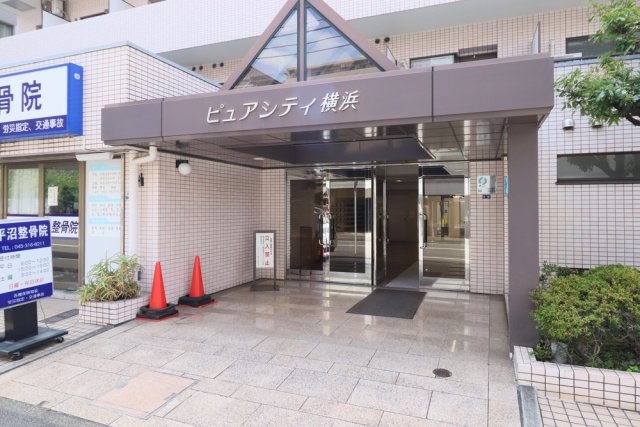 16/19 エントランス