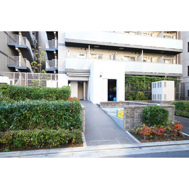 16/25 エントランス