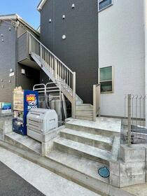 16/16 エントランス