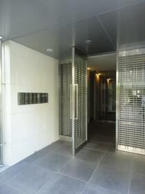 13/13 エントランス