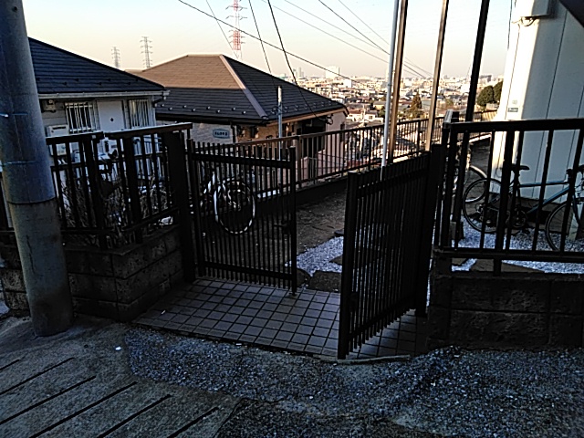 22/30 エントランス