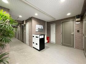 16/16 エントランス