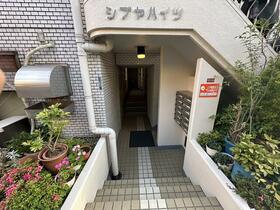 16/16 エントランス