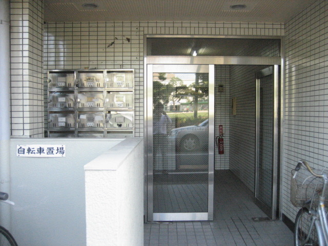 17/18 エントランス