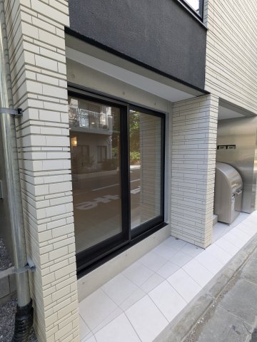 16/16 エントランス