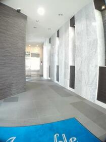 17/17 エントランス