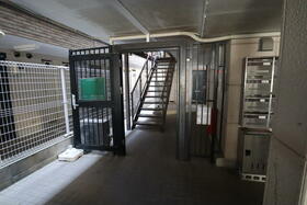 2/2 エントランス