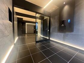 16/16 エントランス