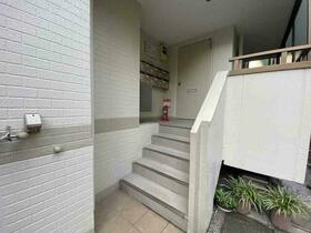 16/16 エントランス