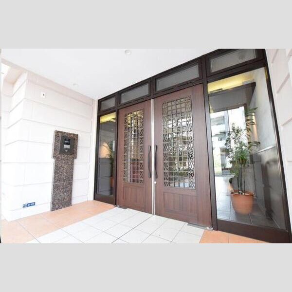 13/13 エントランス