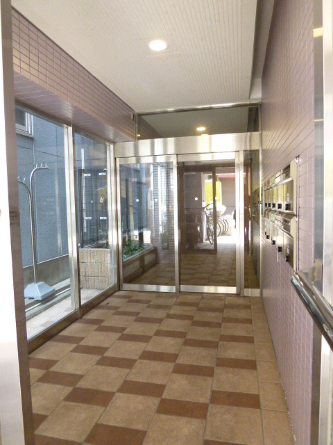 2/2 エントランス