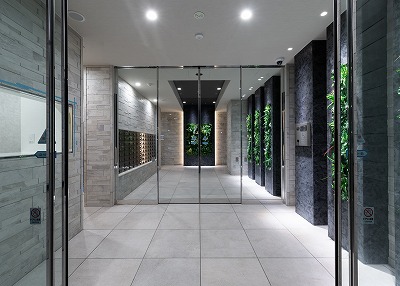 2/5 エントランス