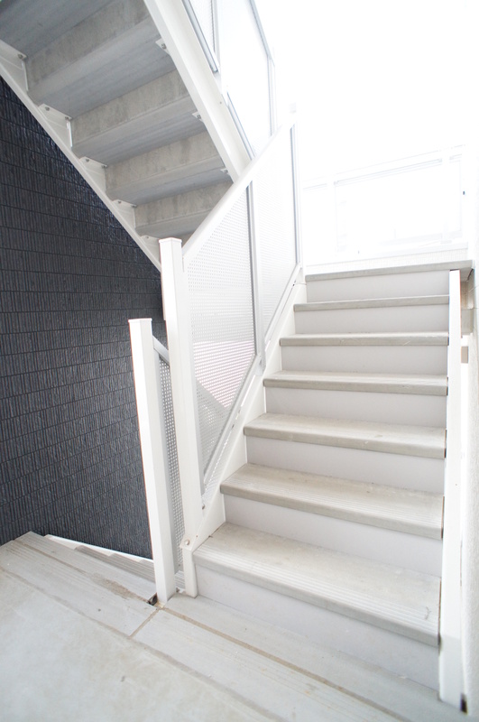 16/16 エントランス