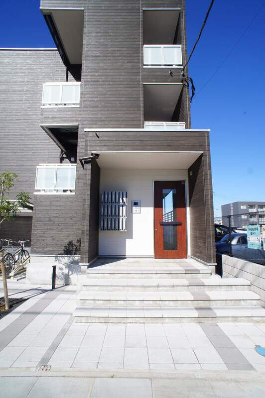 21/30 エントランス