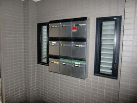 16/16 エントランス