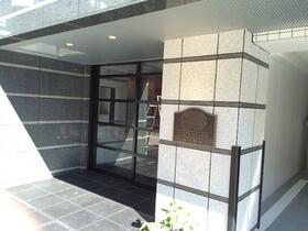 2/2 エントランス