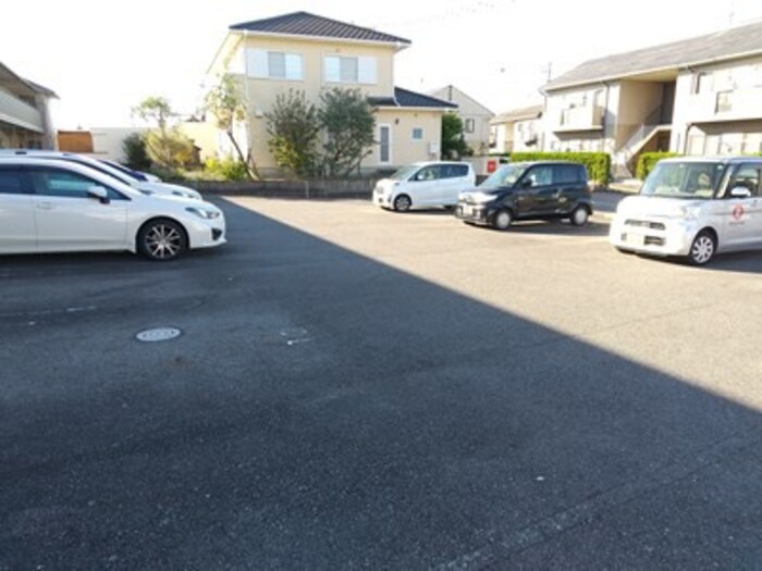 3/5 駐車場