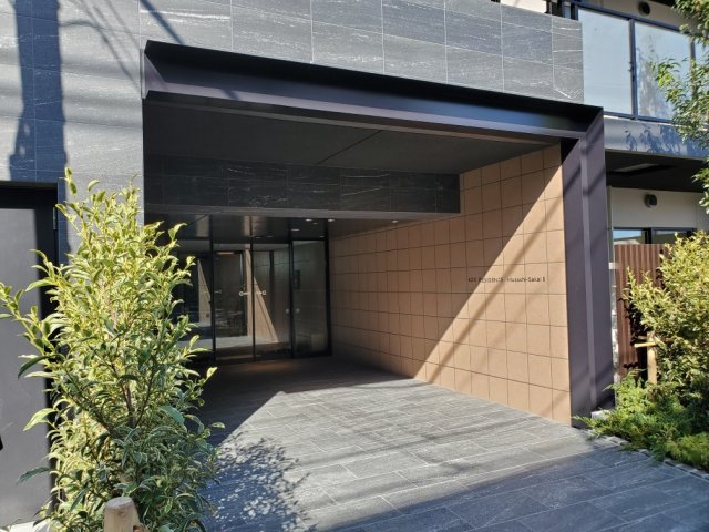 28/28 エントランス