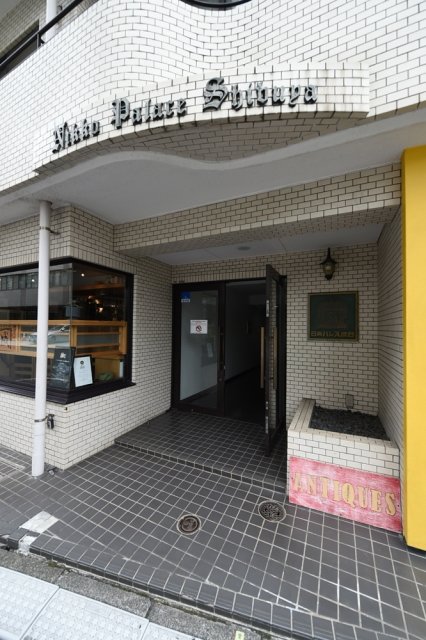 19/20 エントランス