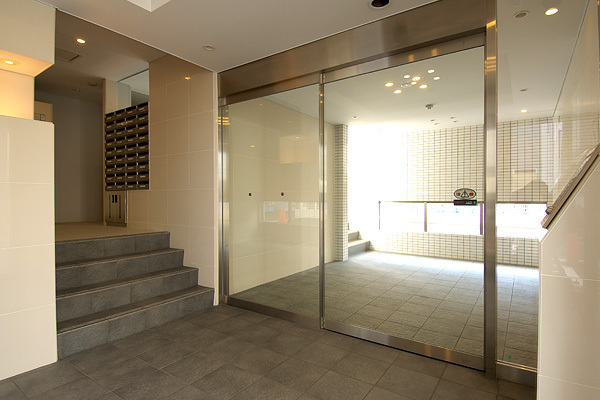 21/22 エントランス