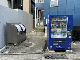 16/16 エントランス