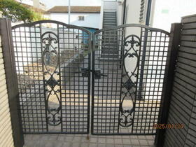 2/2 エントランス