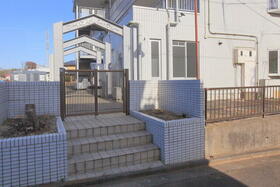 2/2 エントランス