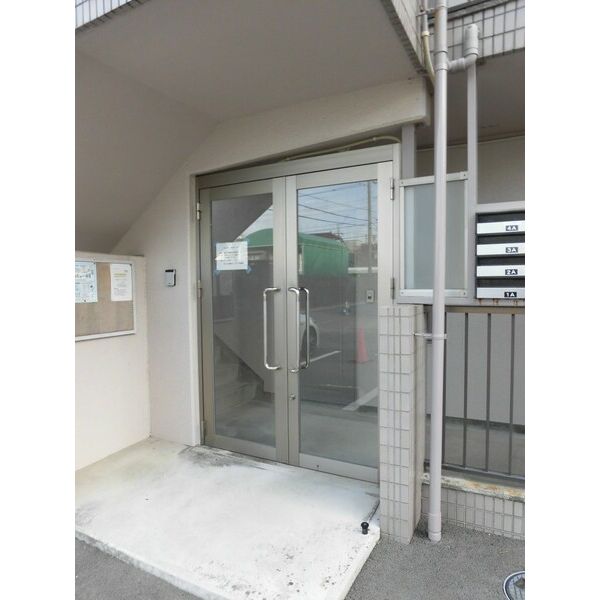 2/4 エントランス