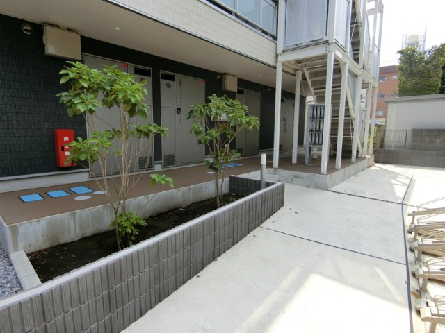 18/28 エントランス