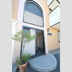 14/14 エントランス