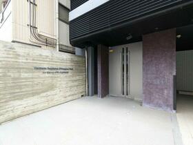 16/16 エントランス