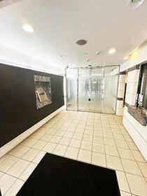 16/16 エントランス