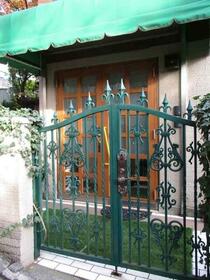 2/5 エントランス