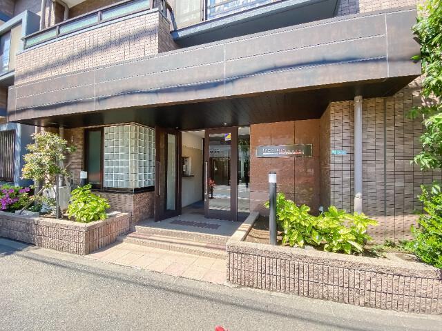 2/4 エントランス