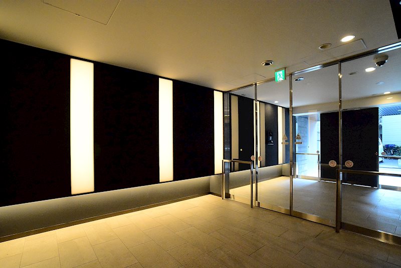 13/14 エントランス