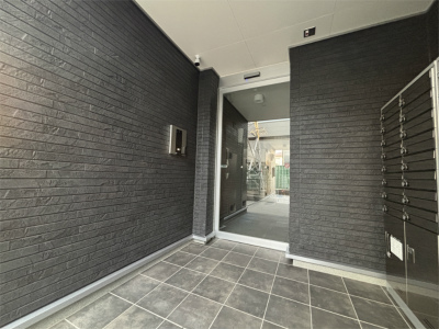 2/2 エントランス