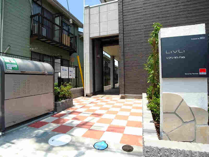 15/15 エントランス