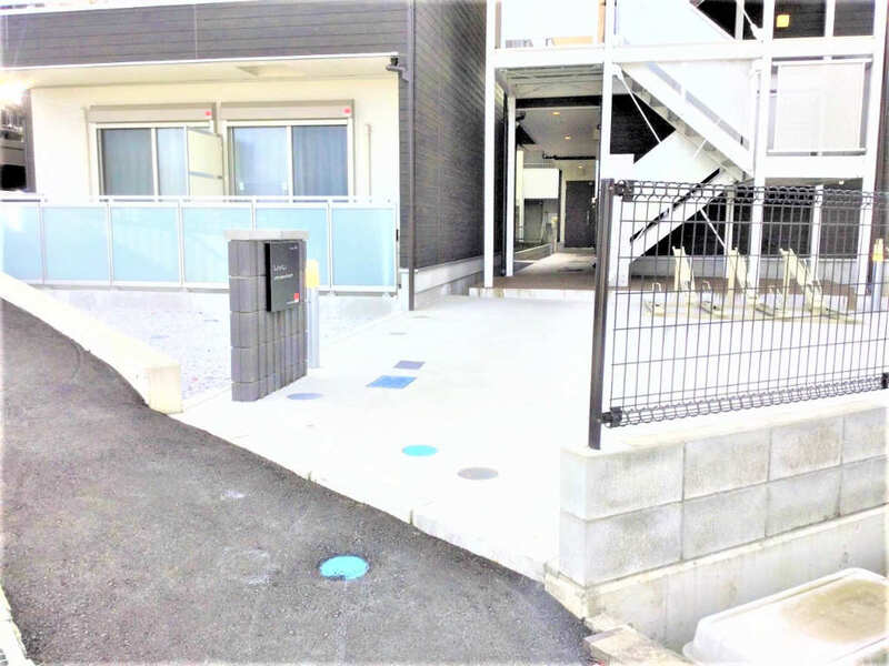 22/30 エントランス