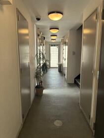 14/14 エントランス