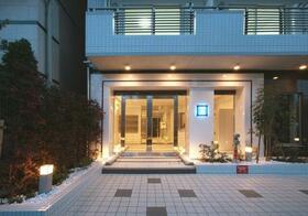 16/20 エントランス