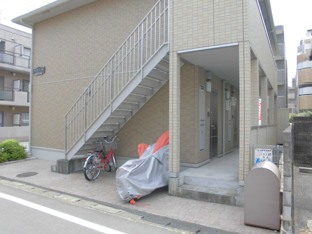 22/25 エントランス