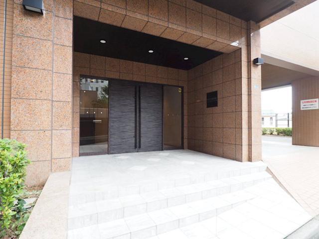 13/22 エントランス