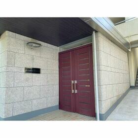 16/16 エントランス