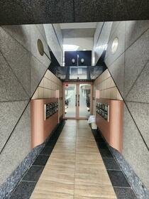 2/2 エントランス