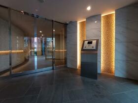 2/2 エントランス