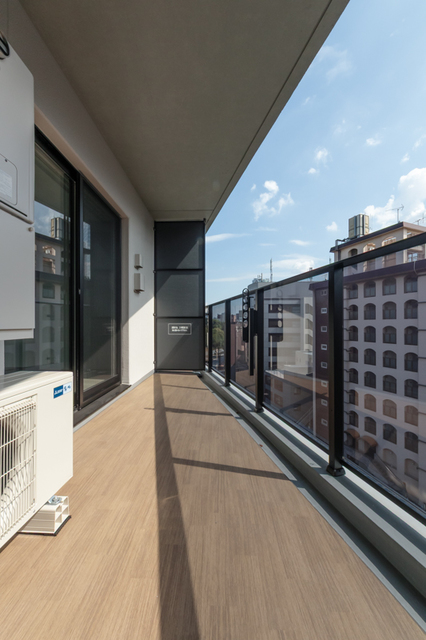 13/18 バルコニー