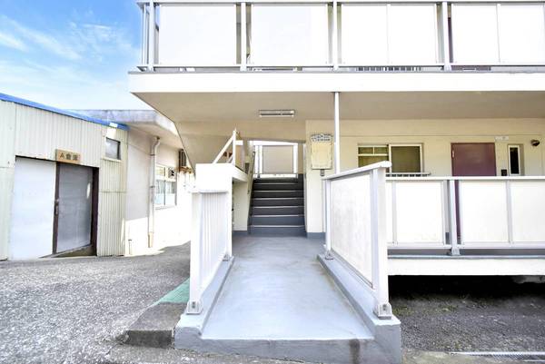 2/3 エントランス