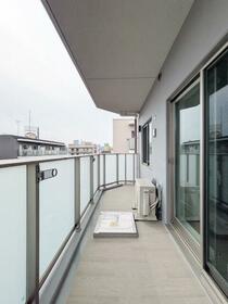 13/19 バルコニー