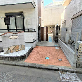 16/26 エントランス